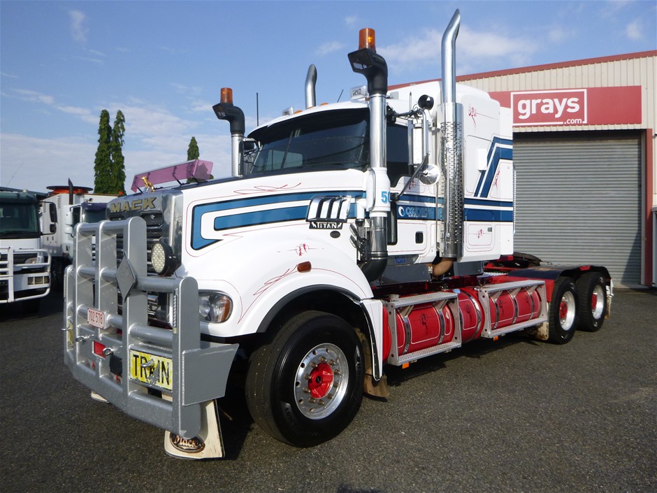 2019 Mack CLXT  6 x 4 Prime Mover Truck