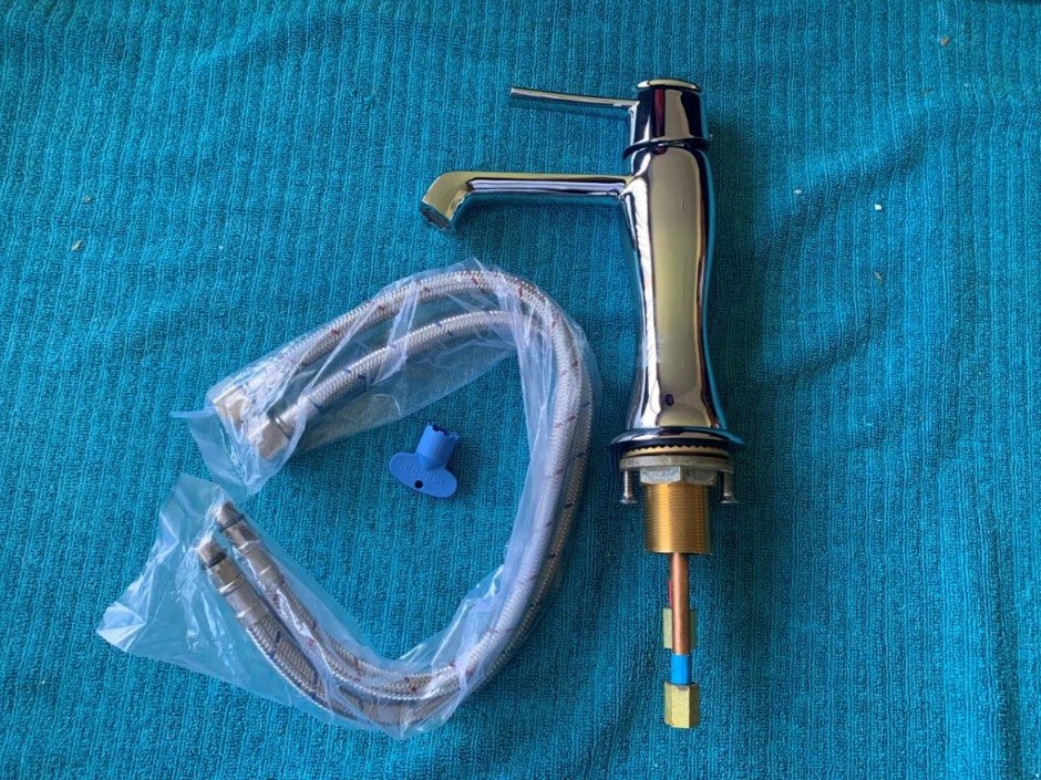 <p>1 x Simply Inspiring Basin Mixing Tap (Unused)</p>