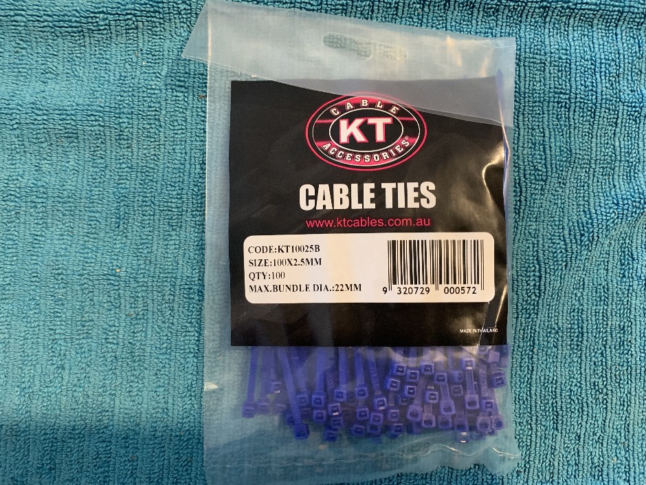 <p>20 x Packets of KT Cable Ties, 100 x 2.5mm (Unused)</p>