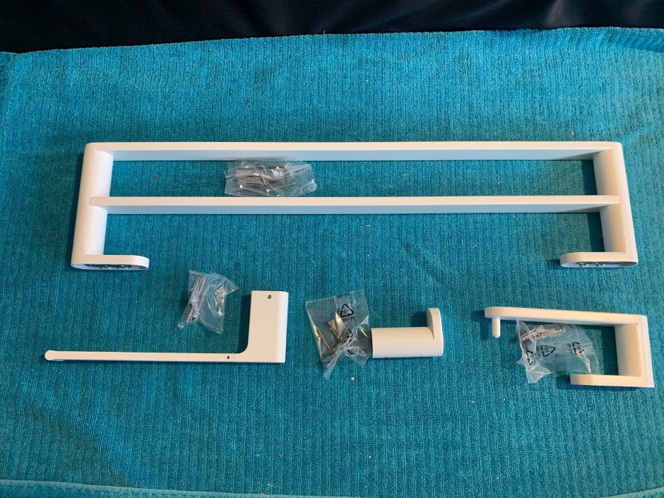 Multitude White Bathroom Accessories (Unused)