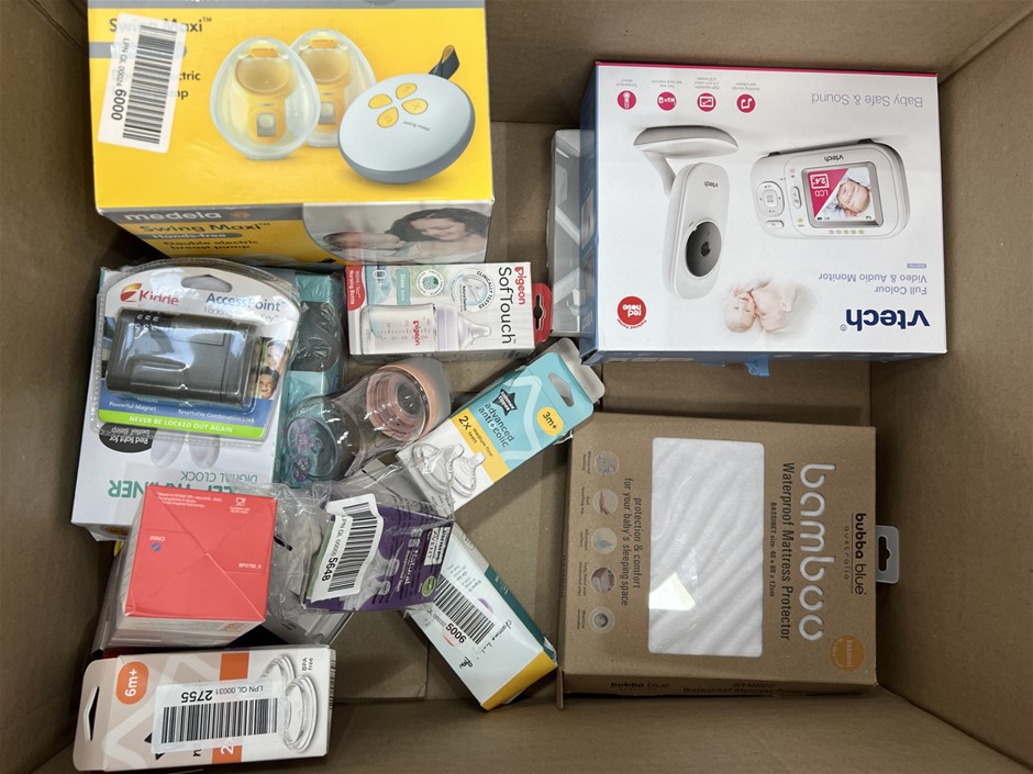 14 x ASSORTED BABY PRODUCTS; Incl. Bottles, Pumps, Camera, Teats & More. NB