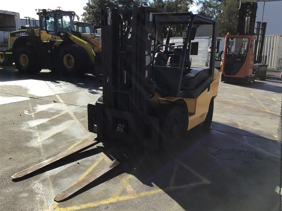 2020 Liugong CLG2045H Counterbalance Diesel Forklift