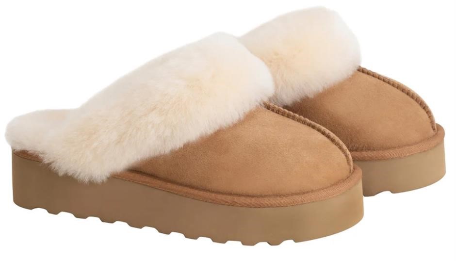 SIGNATURE Women's Shearling Platform Slippers, Size US10 / EU41, Tan. Buye