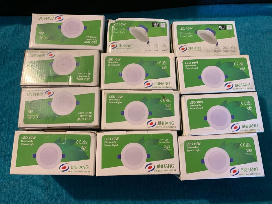 <p>12 x Jinhang LED Down Lights, 10W (Unused)</p>