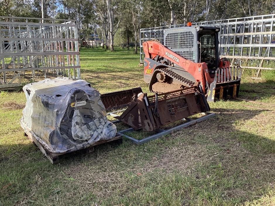 <p>Kubota SVL75 Tracked Skid Steer</p>