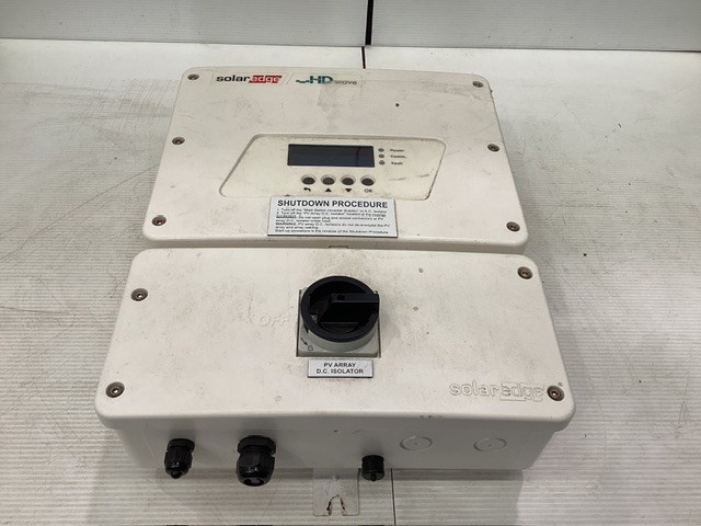 <p>Solaredge Solar Inverter </p>