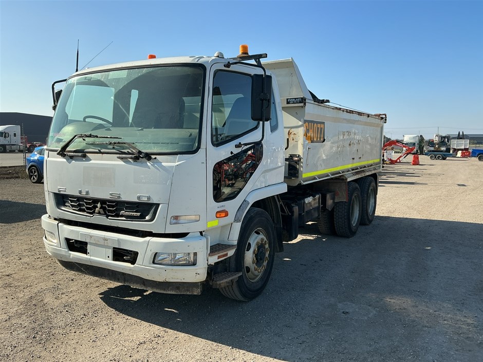 <p>2012 Mitsubishi  Fuso Fighter 6 x 4 Tipper Truck</p>