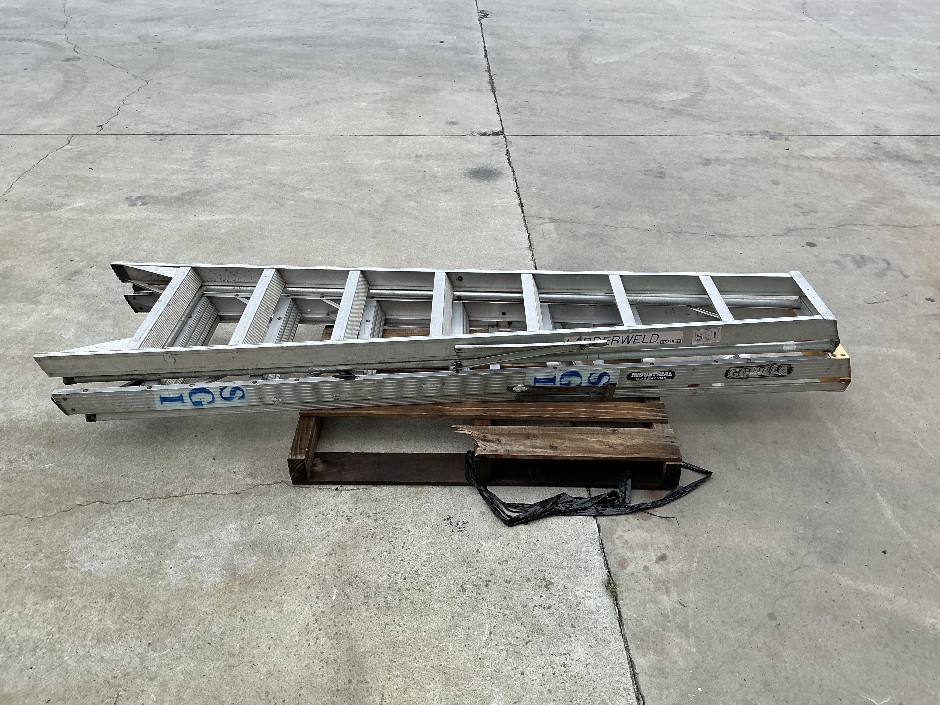 1 x Pallet 2 Ladders