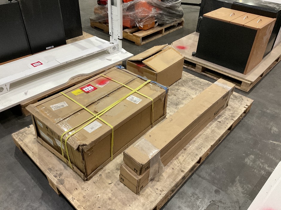 Pallet of Assorted Building Components