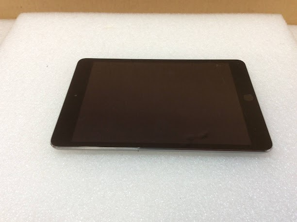Apple Ipad Mini 3 A1599 Tablet A7 64gb