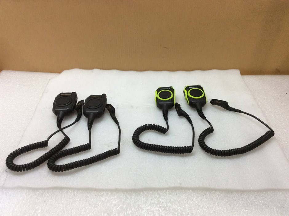 Motorola PMMN4102B and PMMN4102BGRN Remote Speaker Microphone (Lot of 4)