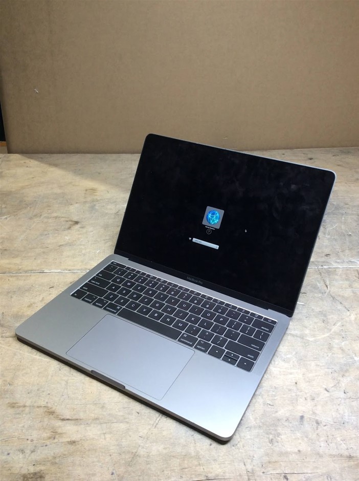 APPLE MacBookPro 14,1 Laptop i5-7360U@ 2.30GHz 8GBRAM 128GBSSD Silver