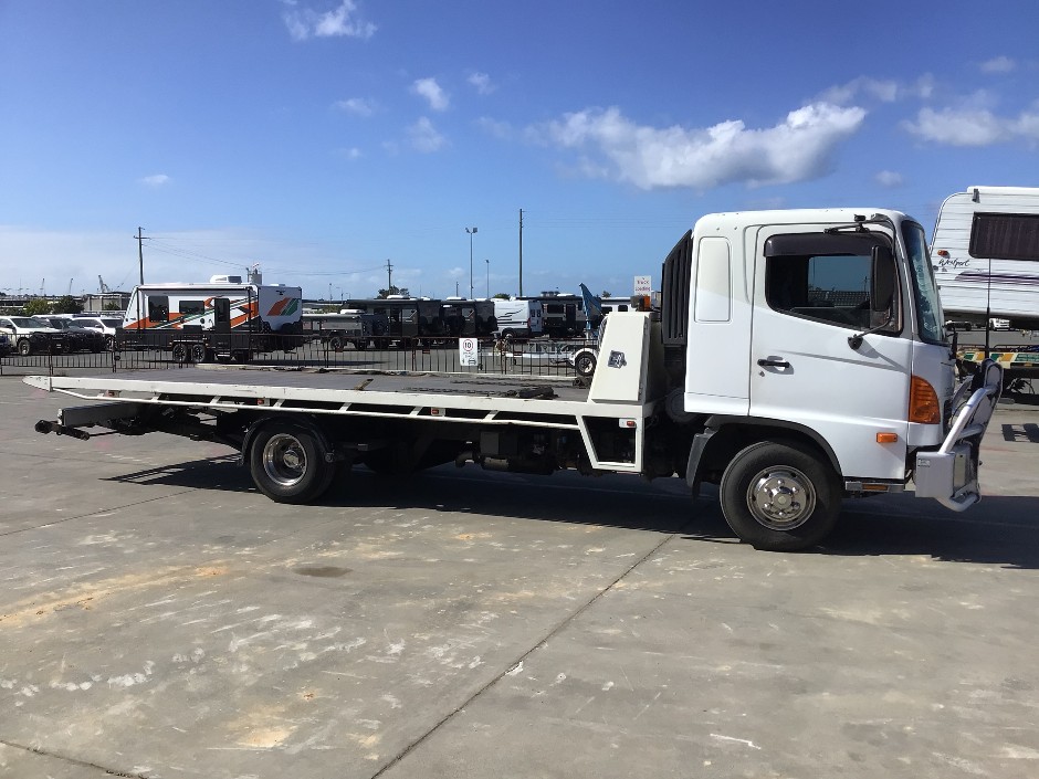 2006 Hino FD1J 4x2 Tilt Tray