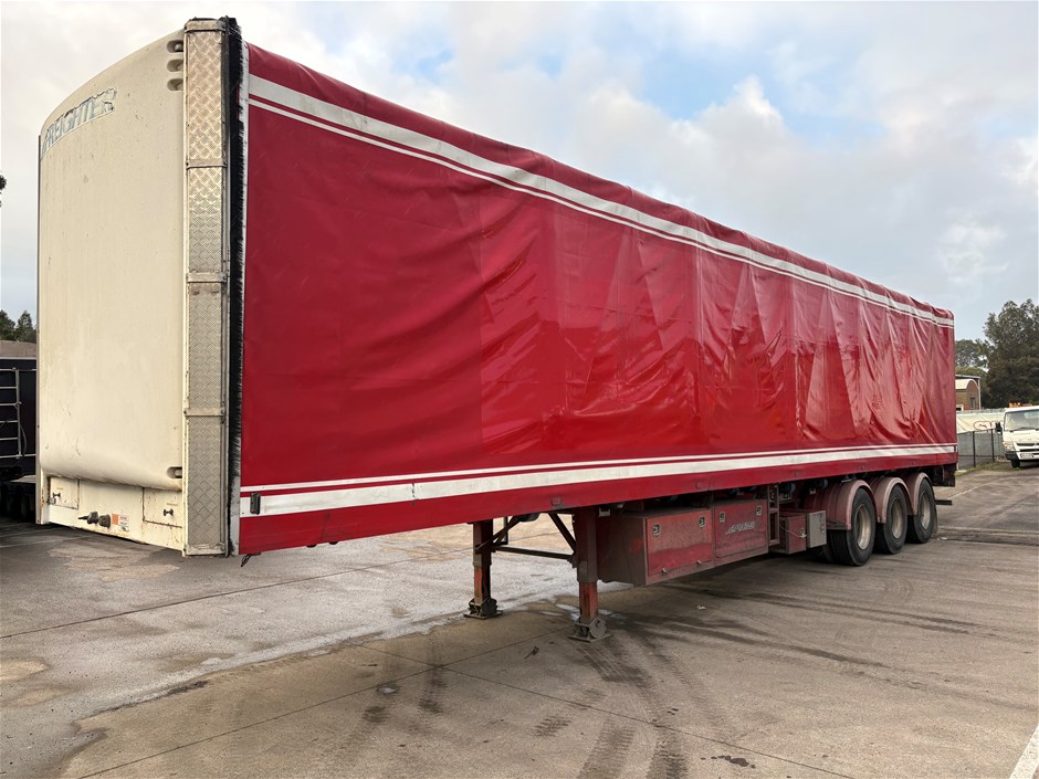 <p>2010 Maxitrans Flexiliner Triaxle Curtainsider Trailer</p>