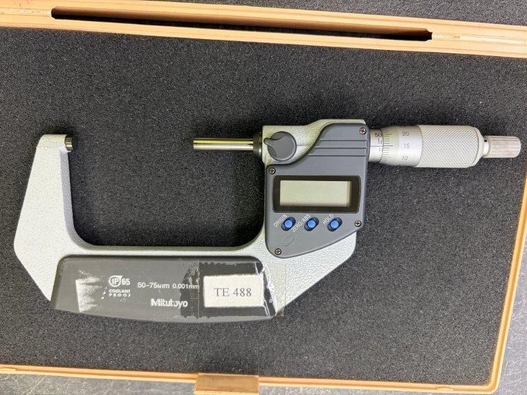 1x Mitutoyo Digital Micrometer