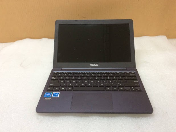 Asus Vivobook E203na (E203na-Fd084ts) Laptop Celeron -N3350 4gbram/64gb