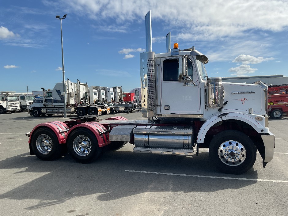 2010 Western Star 4800FX   6x4 Prime Mover
