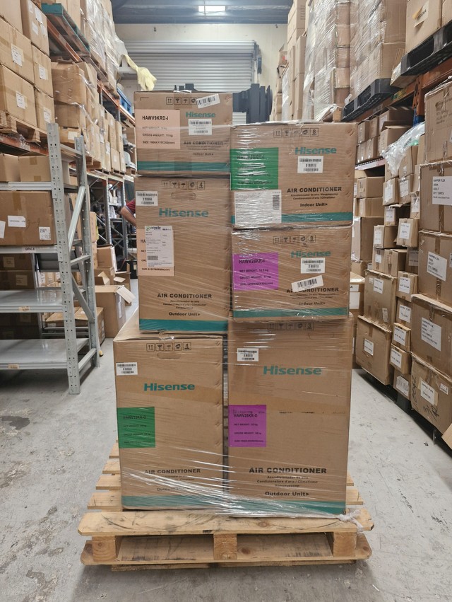 <p>Brand New 2.5kW V Series (Alpha) Reverse Cycle A/C</p>