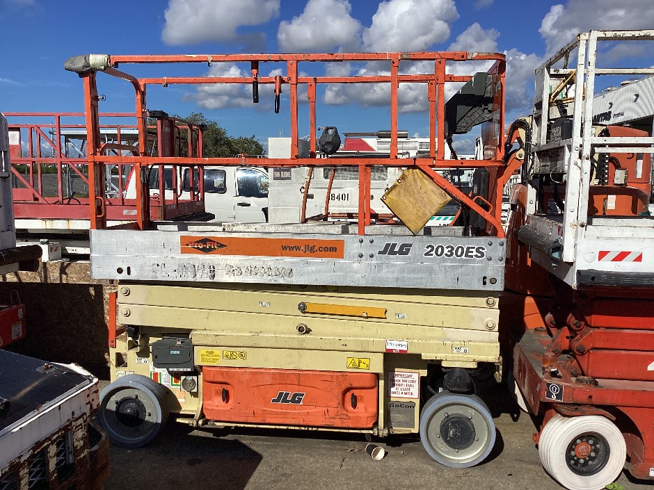 <p>2006 JLG 2030ES Electric Scissor Lift</p>