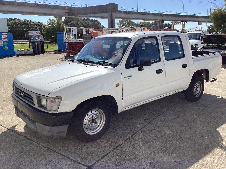 2000 Toyota Hilux Petrol Dual Cab Ute
