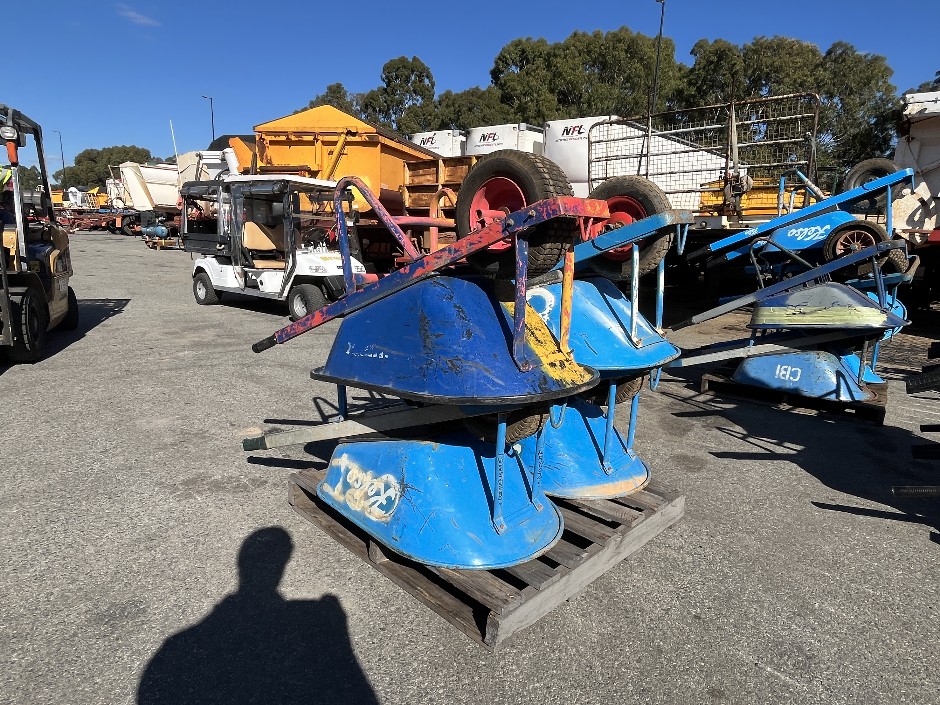 <p>Pallet of 4x Wheelbarrows</p>