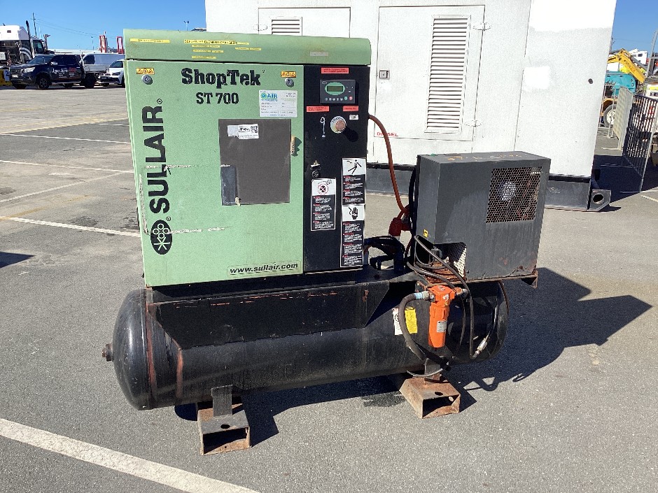 <p>Sullair Shoptek ST700 Compressor</p>