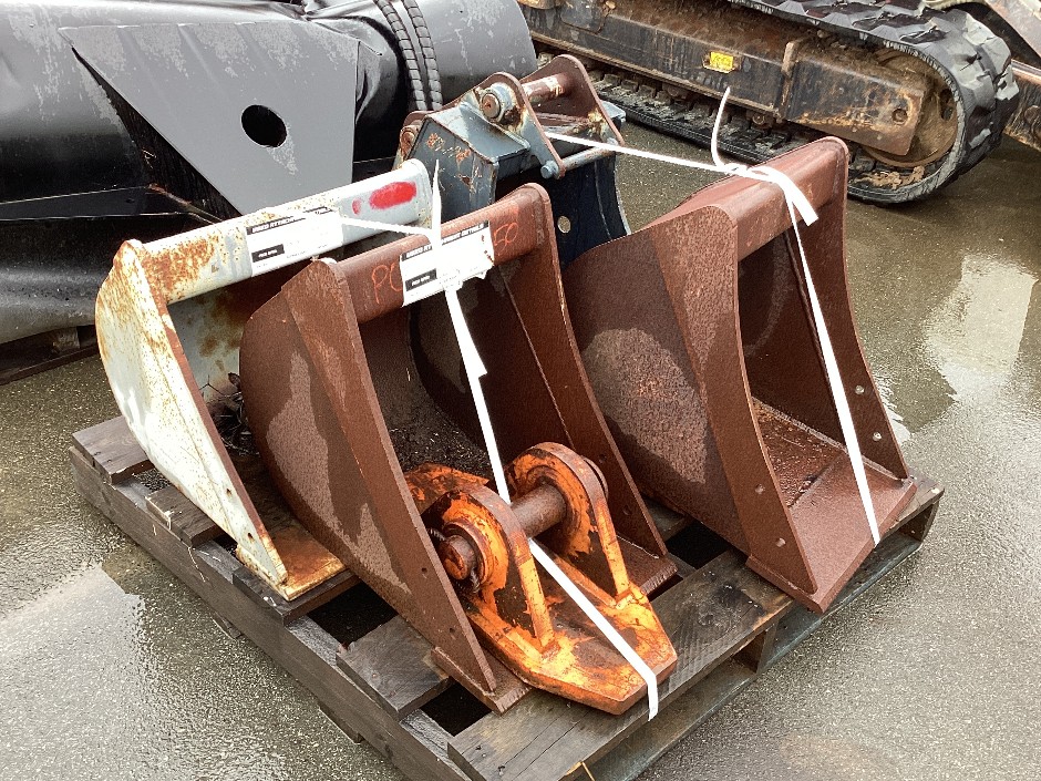 Excavator Buckets x 4