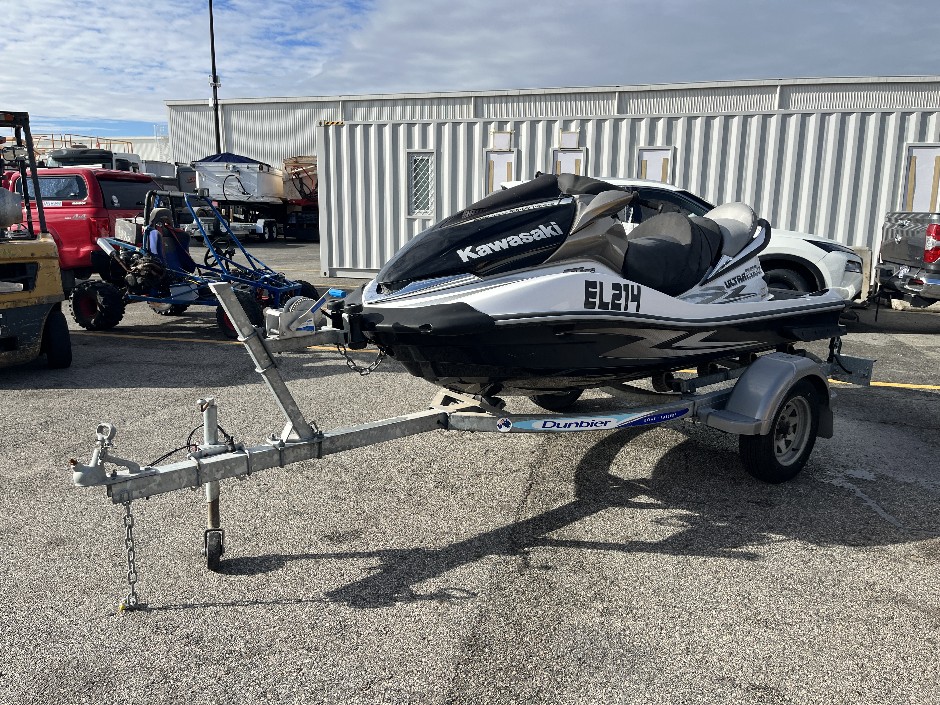 <p>Kawasaki Ultra 260LX Jetski</p>