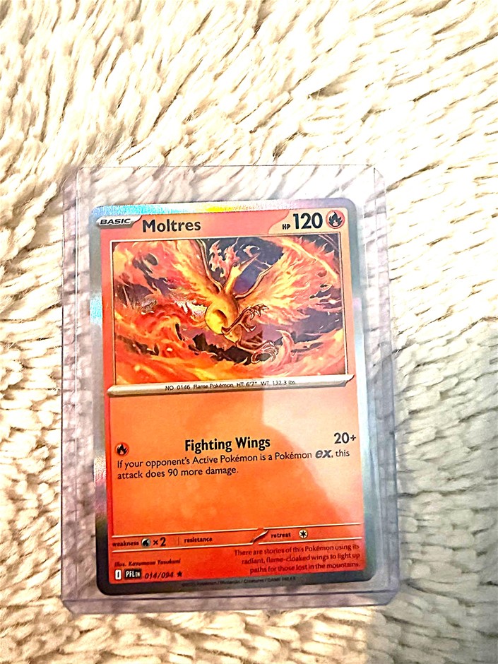 English Moltres 014/094 featuring exclusive Play! Pokémon Prize Pack holo p