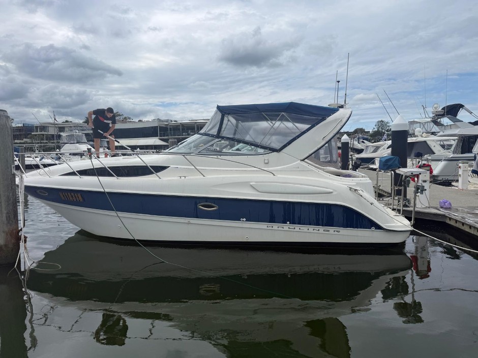 2005 Bayliner 305 Sports Cruiser