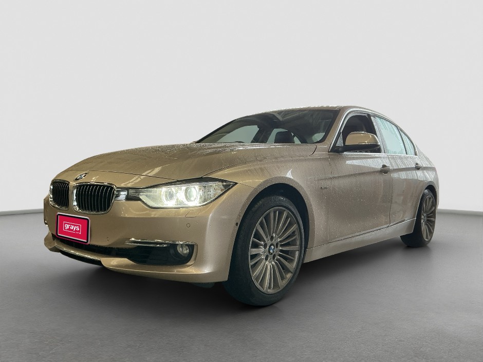 2014 BMW 328i Luxury Line  Petrol