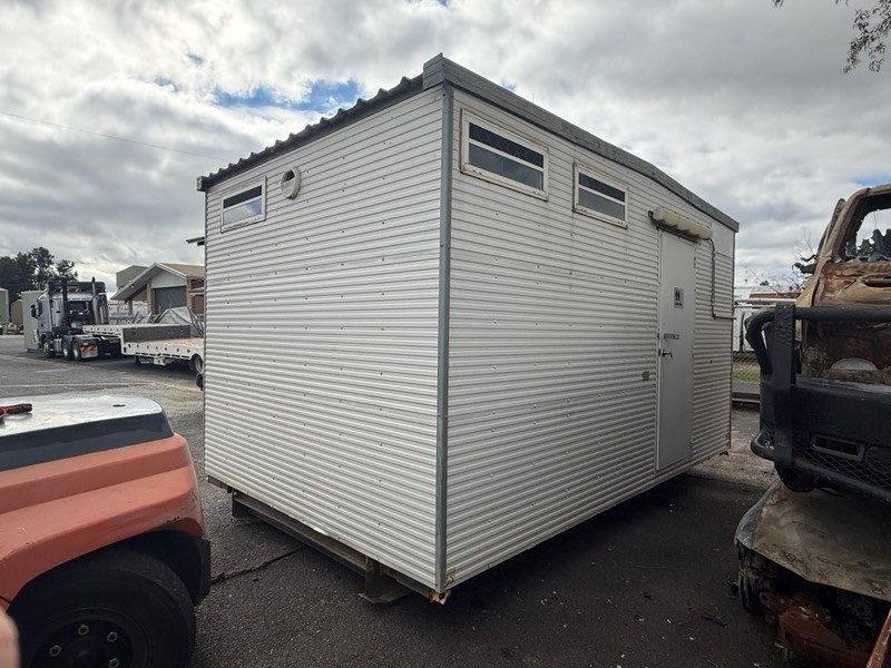 <p>APB Buildings (QLD) Pty Ltd 4.8M x 3M Transportable Ablution Block</p>