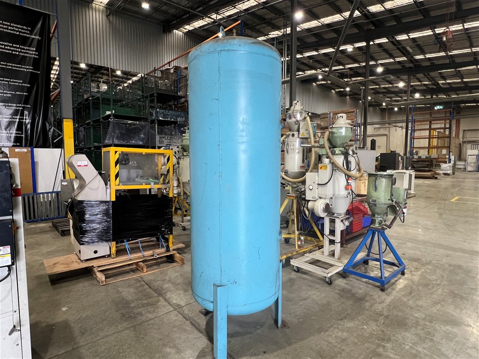 Air powered Storage tank