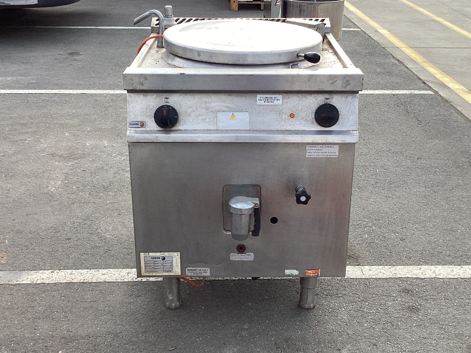 <p>Fagor Gas/Electric Commercial Boiling Pan</p>
