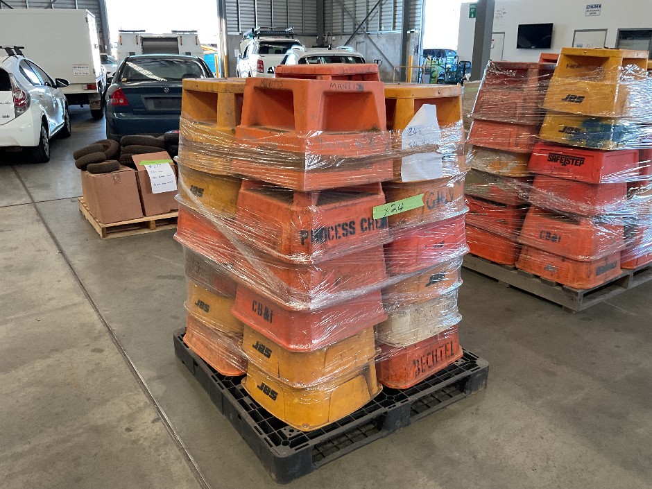 Safety Steps on Pallet - Approximately 24