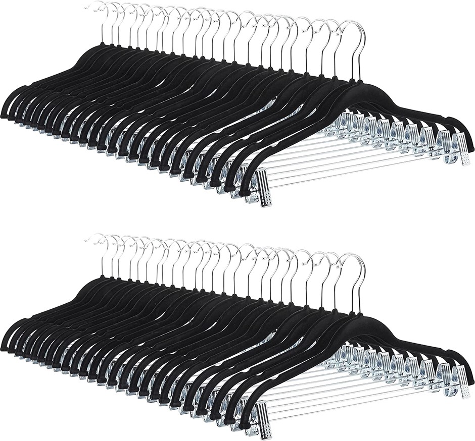 AMAZON BASICS Velvet Skirt Hangers with Clips, 35-Pack, Black.