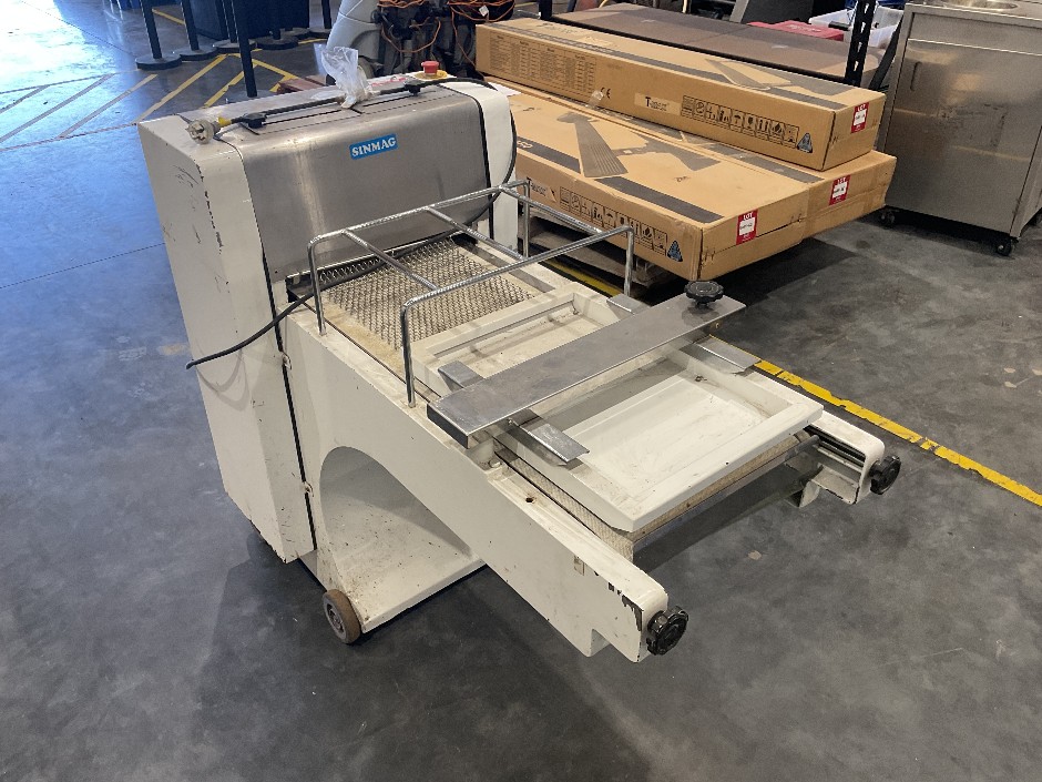 2016 Sinmag SM-307 Dough Moulder