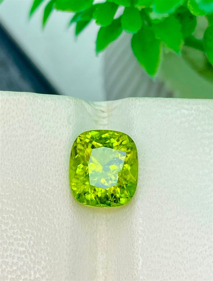 4.00 CT Splendid Natural Peridot