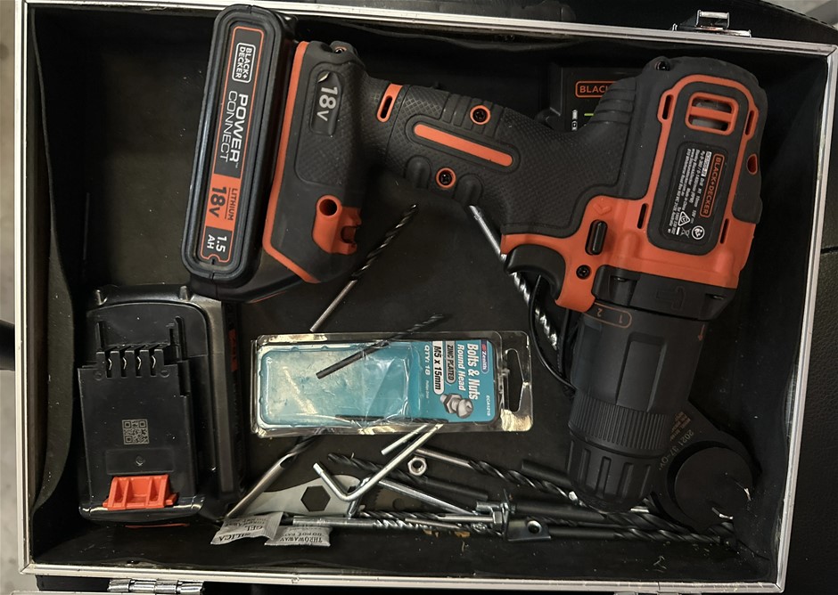 BLACK + DECKER 18V Hammer Drill Kit With Carry Case NB: photo as is
