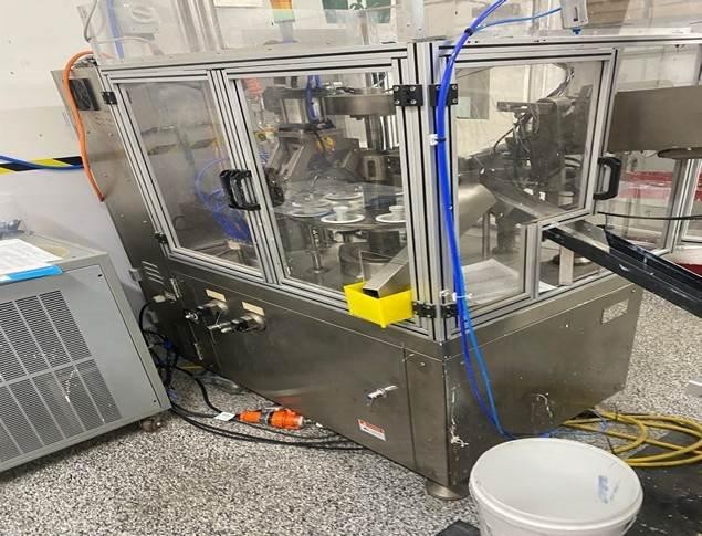 <p>Automatic Tube Filling and Sealing Machine</p>