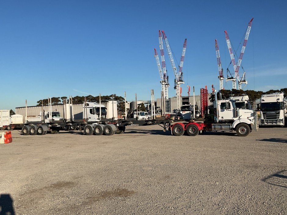 <p>2017 Western Star 4800FST Prime Mover With Maxitrans A&B Logging Trailer