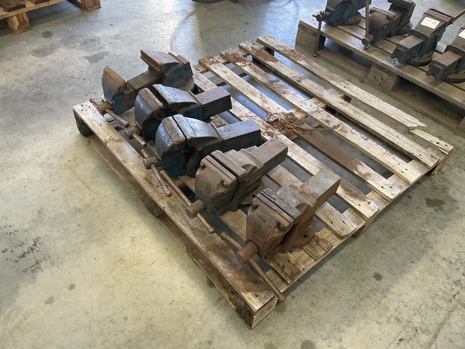<p>Pallet of 5x Bench Vices</p>