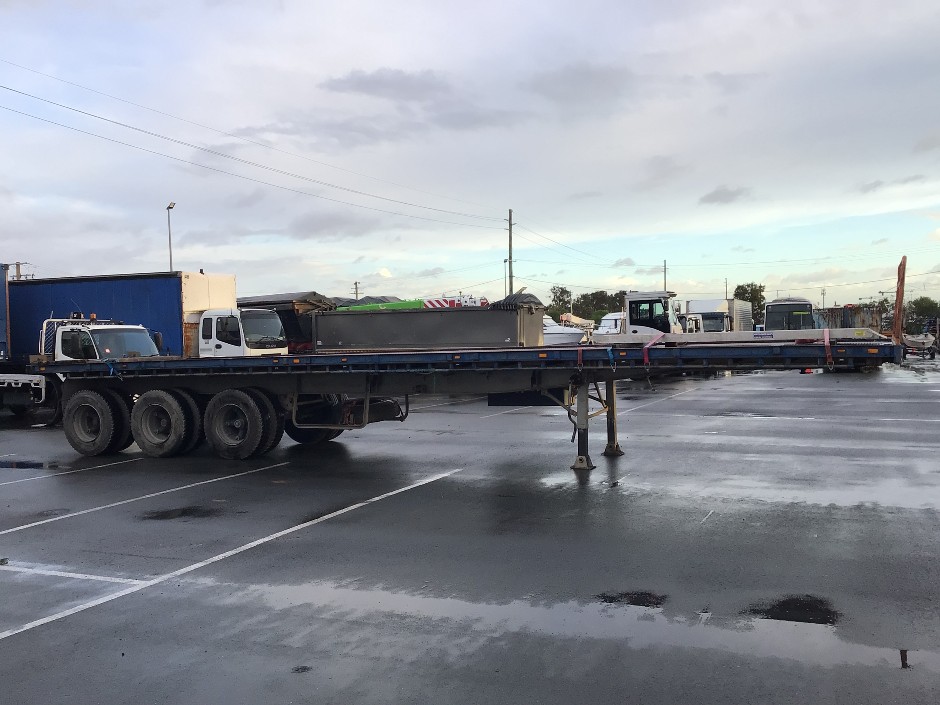 1993 Freighter ST2 Tri-Axle Flat Deck Trailer