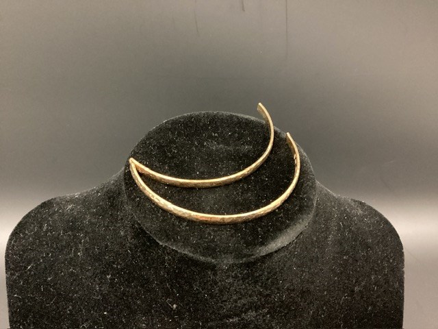 <p>1 X Stamped 9ct Yellow Gold, Broken Bangle</p>