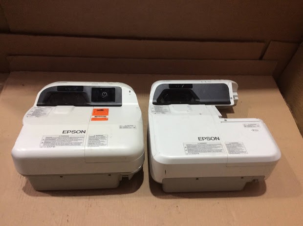 Epson EB-685W&EB-585Wi 3LCD Projector (Lot of 2)