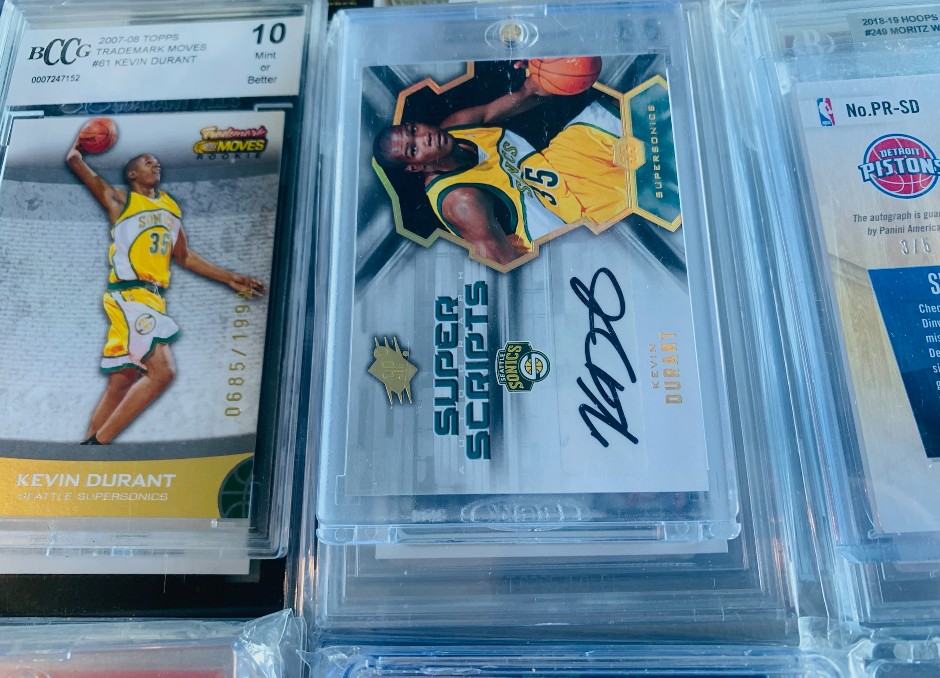 Around 4000 basketball cards and trading cards