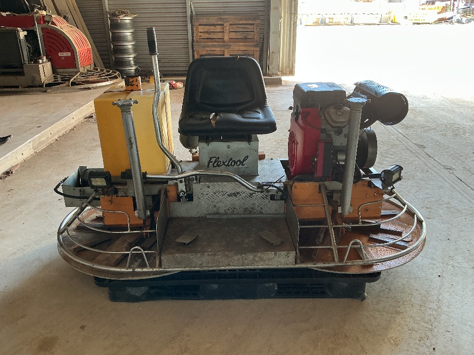 <p>Flextool Floating Trowel Machine</p>