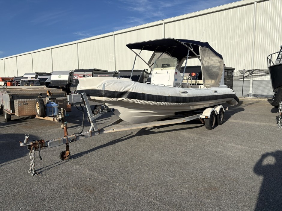 <p>2011 Qingdao 5.9m Centre Console RIB</p>