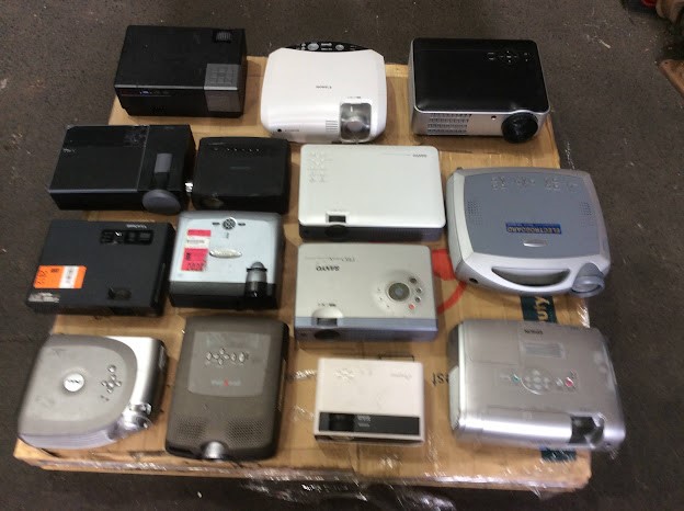 Mixed Brand Projectors Including Canon, Dell, Epson & Optoma Lot Of 14