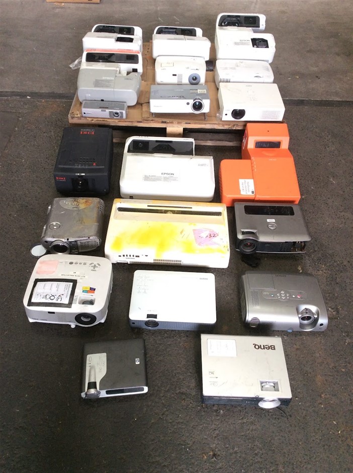 Mixed Epson BenQ NEC Hitachi Sanyo Dell Mimio Projectors (Lot of 20)